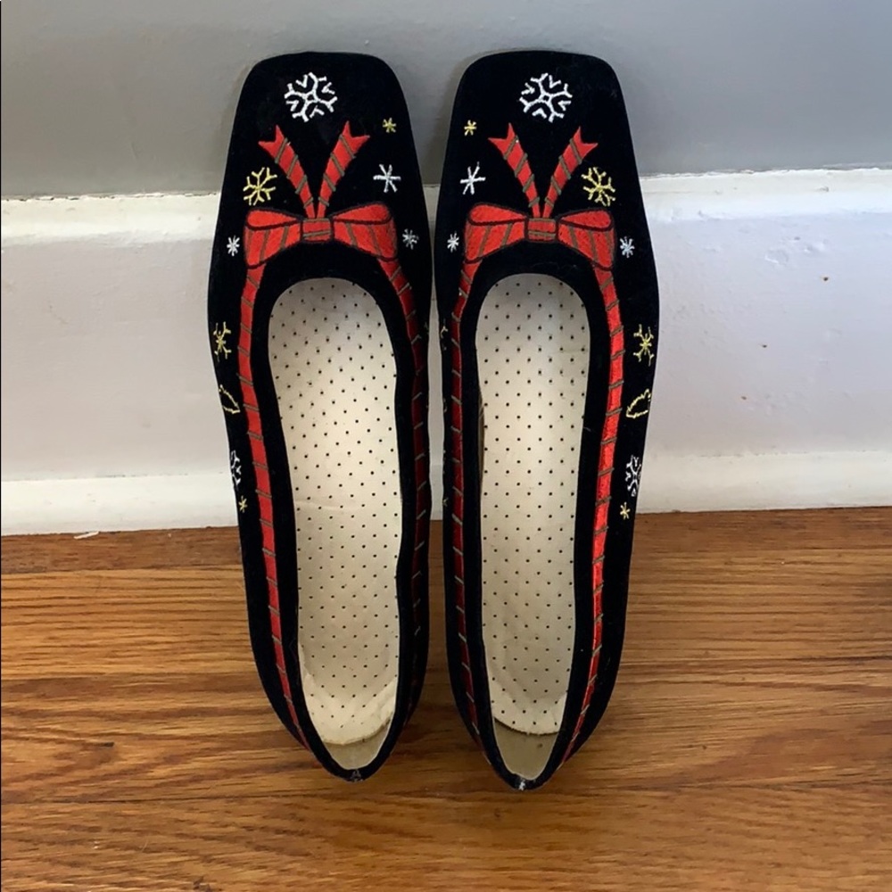 Velvet holiday shoes